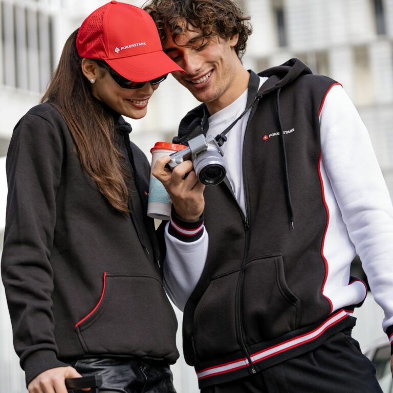 POKERSTARS BLACK THREAD RED CAP
